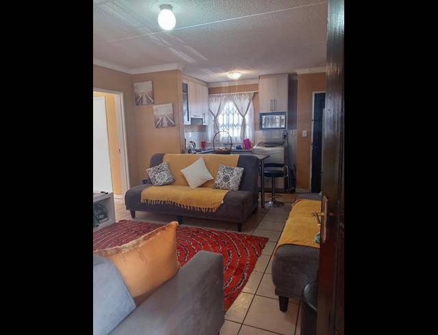 1 BEDROOM APARTMENT FOR SALE IN GERMISTON SOUTH